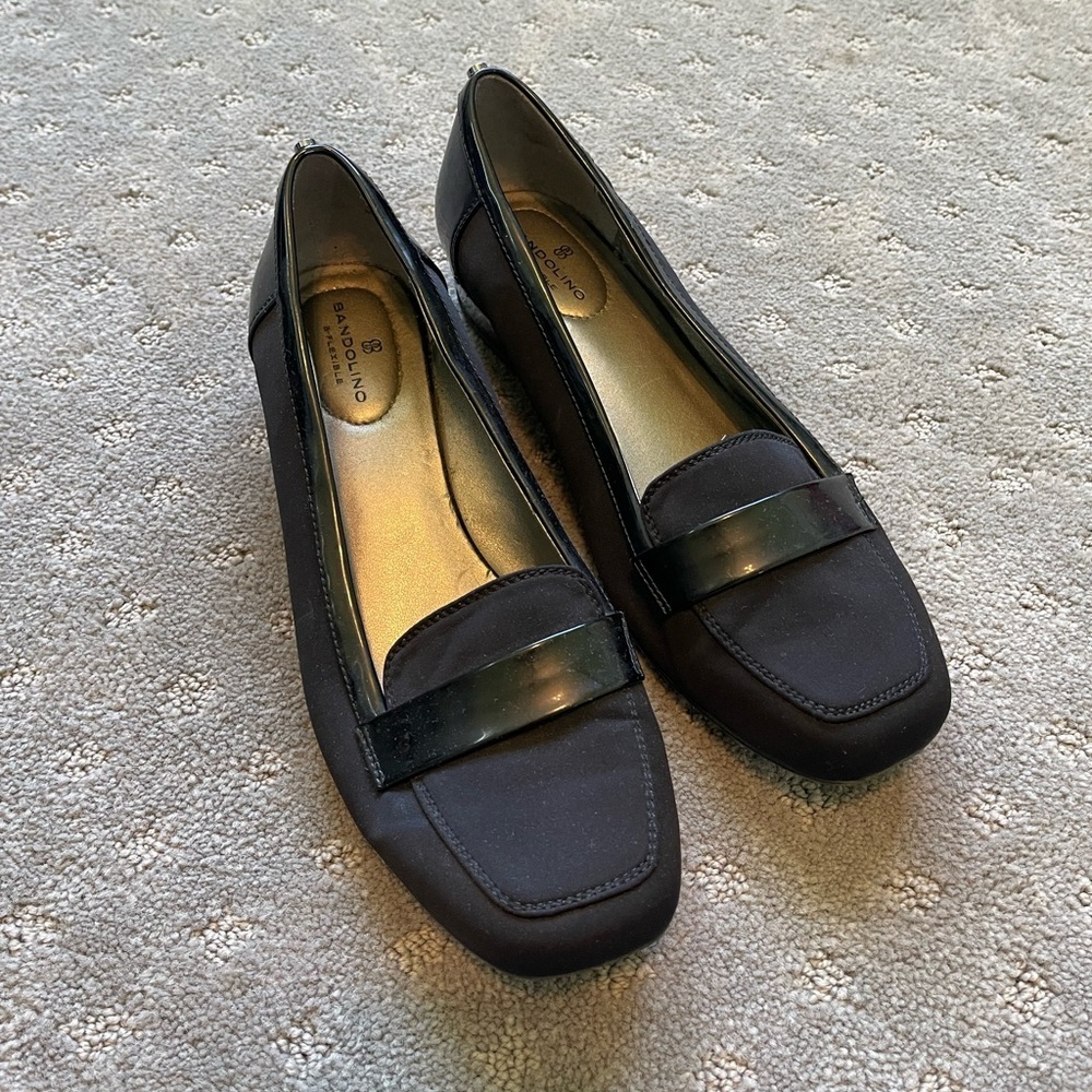 Bandolino Black Small Wedge Loafer Size 6.5